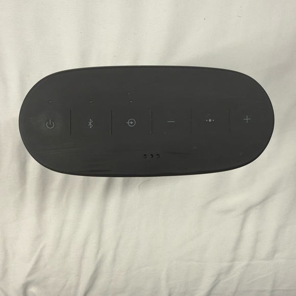 Bose Soundlink Color II - Charcoal Wireless Speaker - Like New - Picture 2 of 4